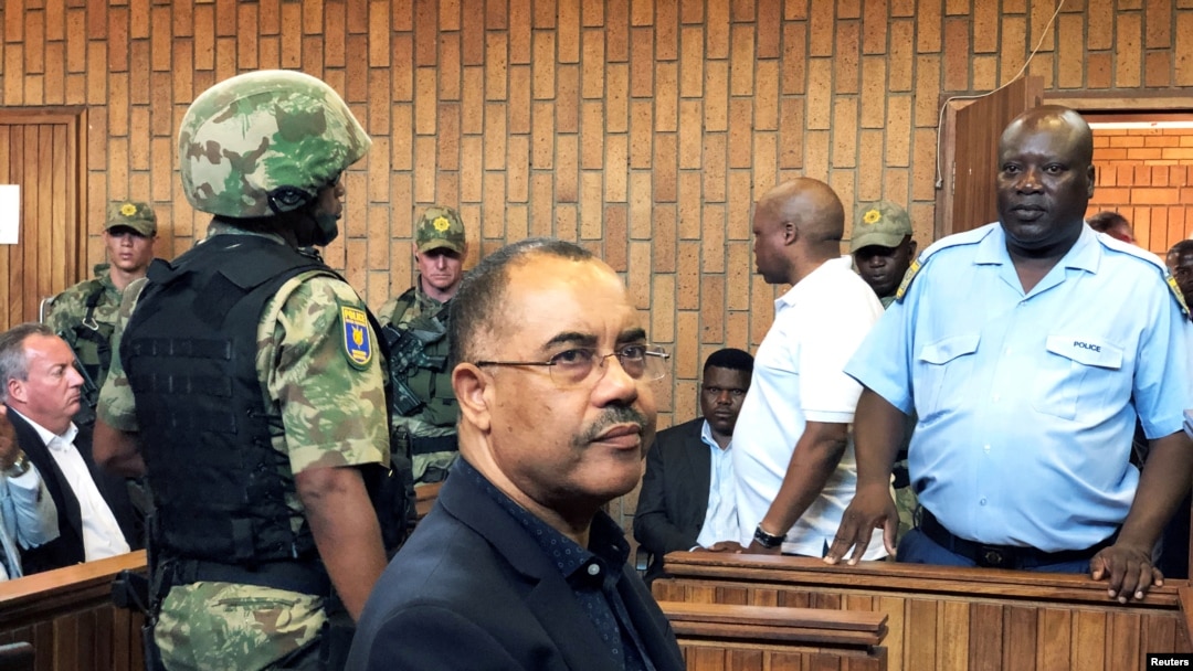 Manuel Chang no tribunal 