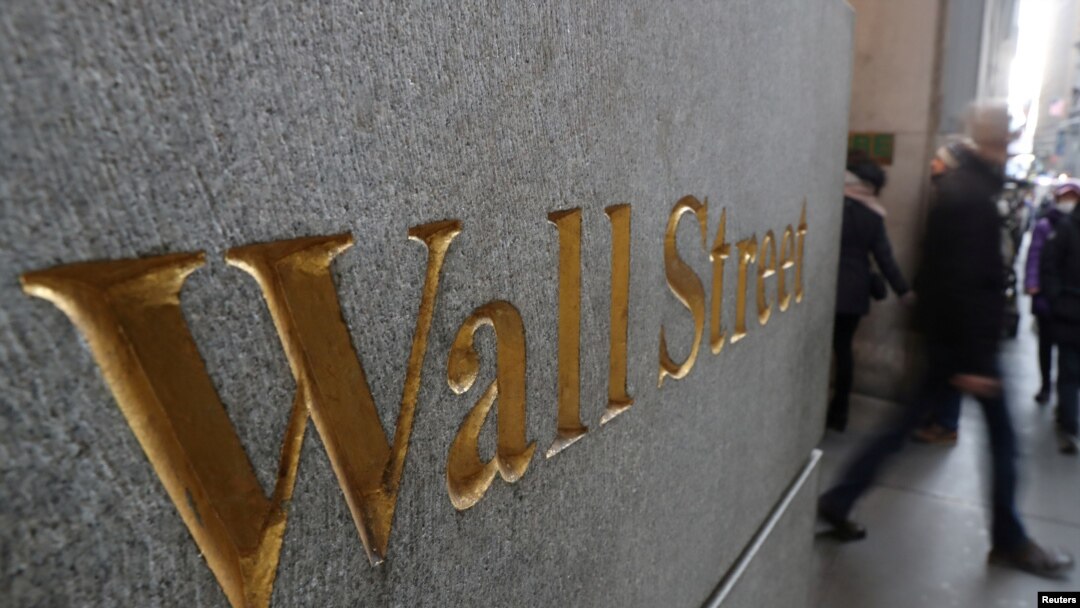 Por segunda vez esta semana el S&P 500 provocó una detención automática de las operaciones de Wall Street, en medio de la incertidumbre de los mercados globales sobre el efecto real que tendrá la pandemia de coronavirus en la economía mundial.