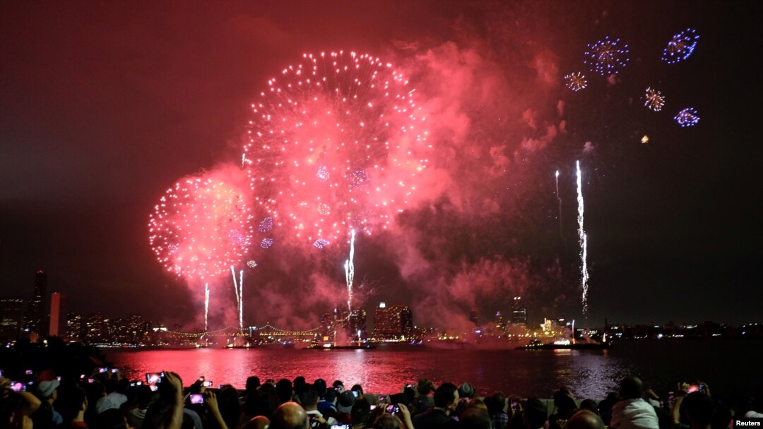 Este año habrá fuegos artificiales en Nueva York, pero el lugar no será anunciado para evitar aglomeraciones.