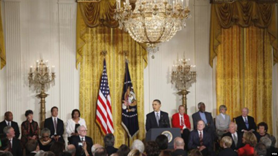 Obama reconoció, entre otros, a un ex presidente, a una leyenda del baloncesto y una heroína de los derechos civiles.