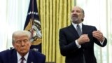 Дональд Трамп и Говард Латник в Овальном кабинете Белого дома, 13 февраля 2025 года