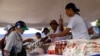 A pesar de la desaceleración de la inflación en Venezuela bajo el gobierno de Maduro, muchos votantes aún luchan por llegar a fin de mes, lo que podría afectar su apoyo en las próximas elecciones y favorecer al candidato opositor Edmundo González.