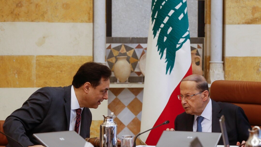 Frai ministan Lebanon (hagu) a lokacin da yake tattaunawa da shugaban kasar Lebanon (dama)
