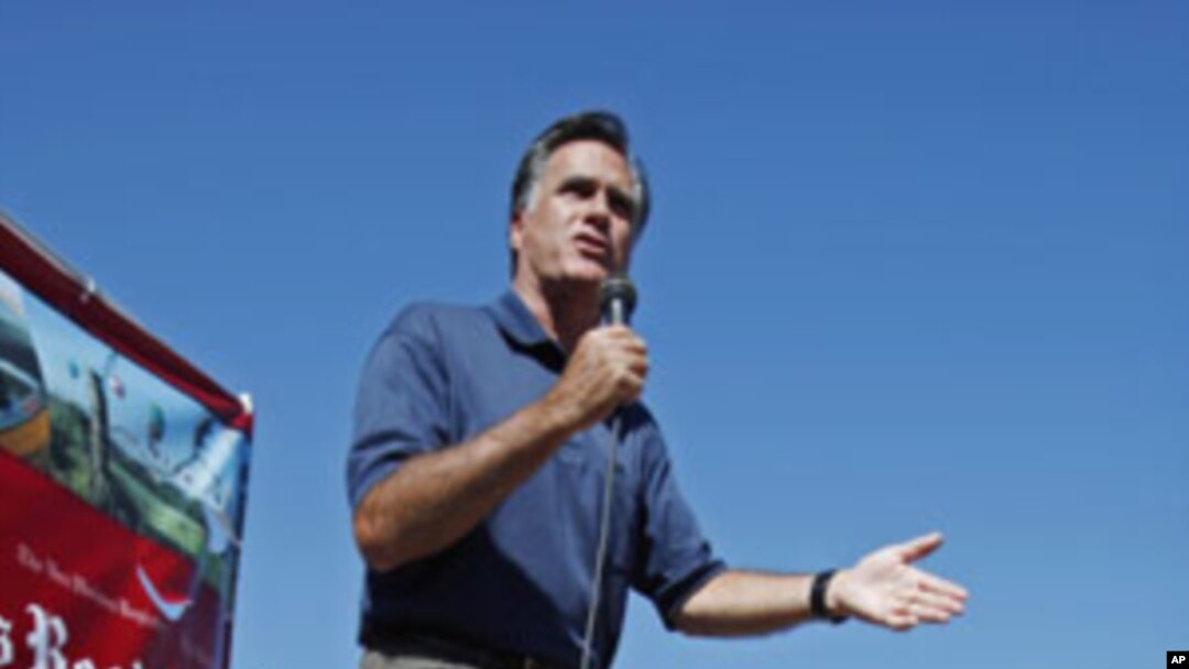 US presidential candidate Mitt Romney campaigns in Iowa, Aug. 11, 2011