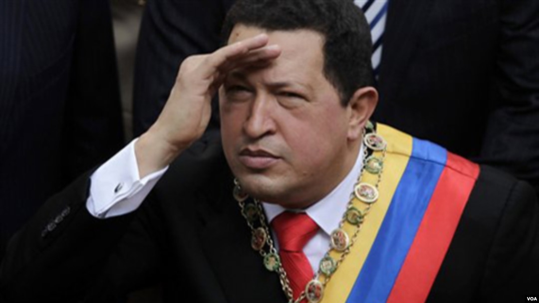 “Os devuelvo la Ley Habilitante", dijo Chávez en su primera comparecencia en el Parlamento tras el regreso de la oposición.