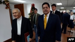 El texto del TSJ indica que Edgar Zambrano, de 63 años, fue llevado preventivamente a la cárcel por la comisión flagrante de los delitos de traición a la patria, conspiración, rebelión civil, usurpación de funciones, instigación pública a la desobediencia de las leyes y al odio.