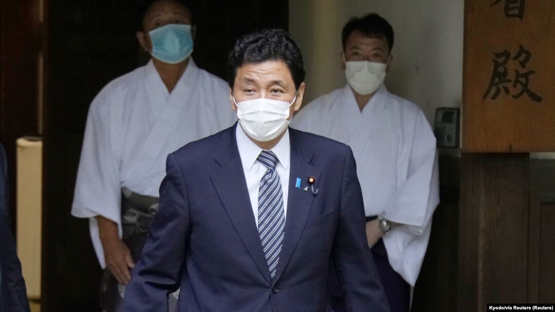日本防衛大臣岸信夫參拜靖國神社。（2021年8月13日）