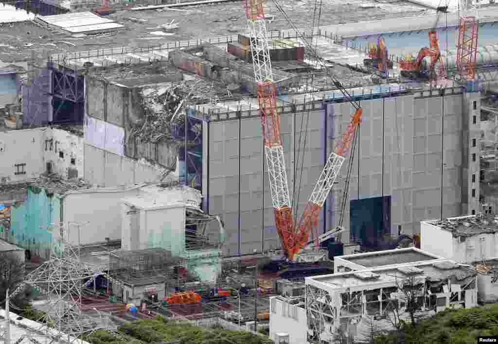 An aerial view shows the No.3 reactor building at the Fukushima Daiichi nuclear power plant, July 18, 2013. (Reuters/Kyodo)