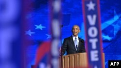 Obama llama a la unidad demócrata en apoyo a Harris, mientras advierte sobre la amenaza que representa Trump para el país.