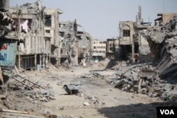 About 900,000 people have been displaced by the battle for Mosul, and many neighborhoods like Mosul's Old City have been completely destroyed by the war, July 9, 2017. (H. Murdock/VOA)
