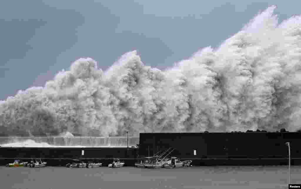 High waves triggered by Typhoon Jebi are seen at a fishing port in Aki, Kochi Prefecture, western Japan, in this photo taken by Kyodo.
