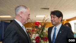 美日防長2017年8月17日會面（美國國防部照片）