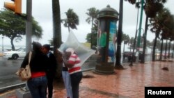 Erika llegó a ciclón tropical dejando fuertes vientos y lluvias en Cuba, Haití, Dominica, Bahamas y Florida.