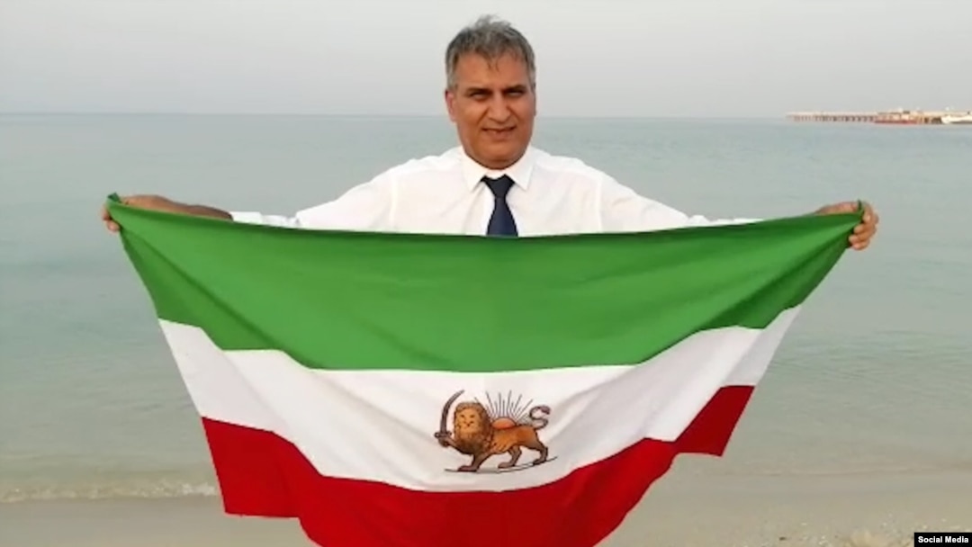 منوچهر بختیاری 