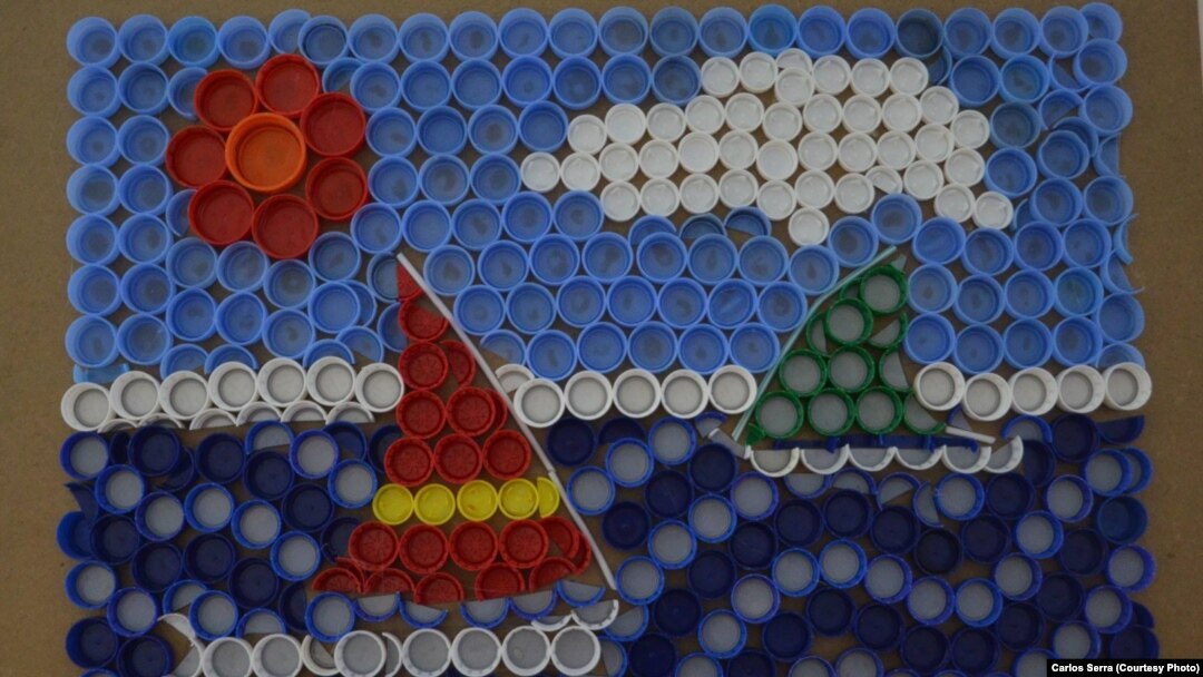 Obra do ecologista Carlos Serra, Moçambique, 2015. Serra usa material reciclado. 