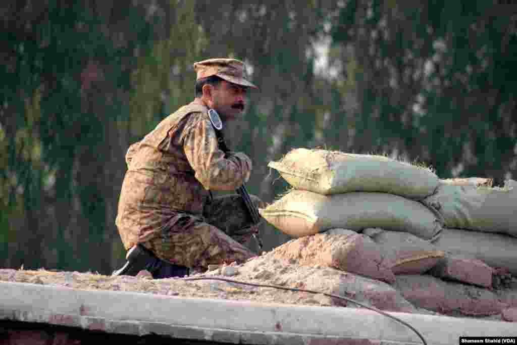The chief minister of KPK, Pervez Khatak, says that 8 to 10 people in Frontier Corps uniforms entered the school during the attack, Peshawar, Pakistan, Dec. 16, 2014. (VOA)