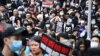 香港民主派包圍特首辦要求與林鄭對話 大批示威者再佔領龍和道