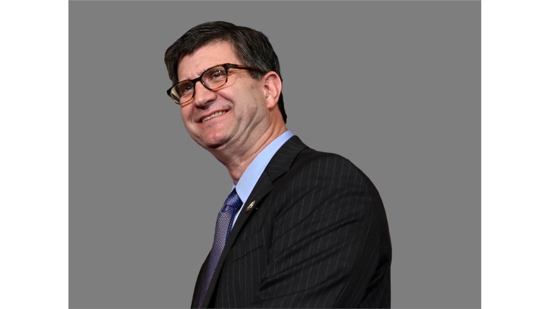 ARCHIVO - Brad Schneider, legislador demócrata por Illinois.