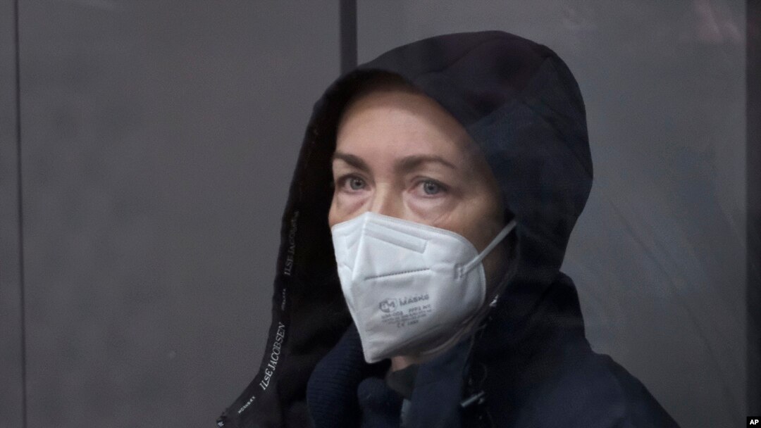 ARHIVA - Alsu Kurmaševa, novinarka Radija Slobodna Evropa, u sudnici u Rusiji (Foto: AP/Vladislav Mikhnevskii)