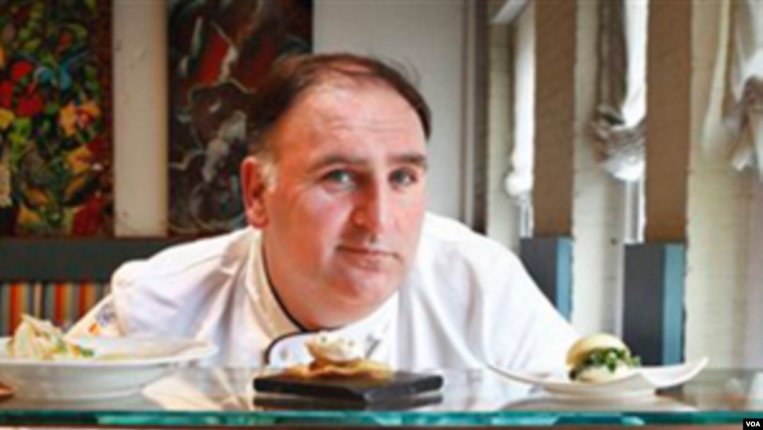 José Andrés dirige más de cinco restaurantes en Washington y Los Ángeles, de reconocido renombre en las influencias culinarias actuales de la cocina estadounidense.