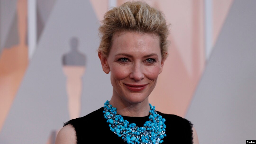 FILE - Actress Cate Blanchett, wearing a Tiffany necklace, arrives at the 87th Academy Awards in Hollywood, California, Feb. 22, 2015. 