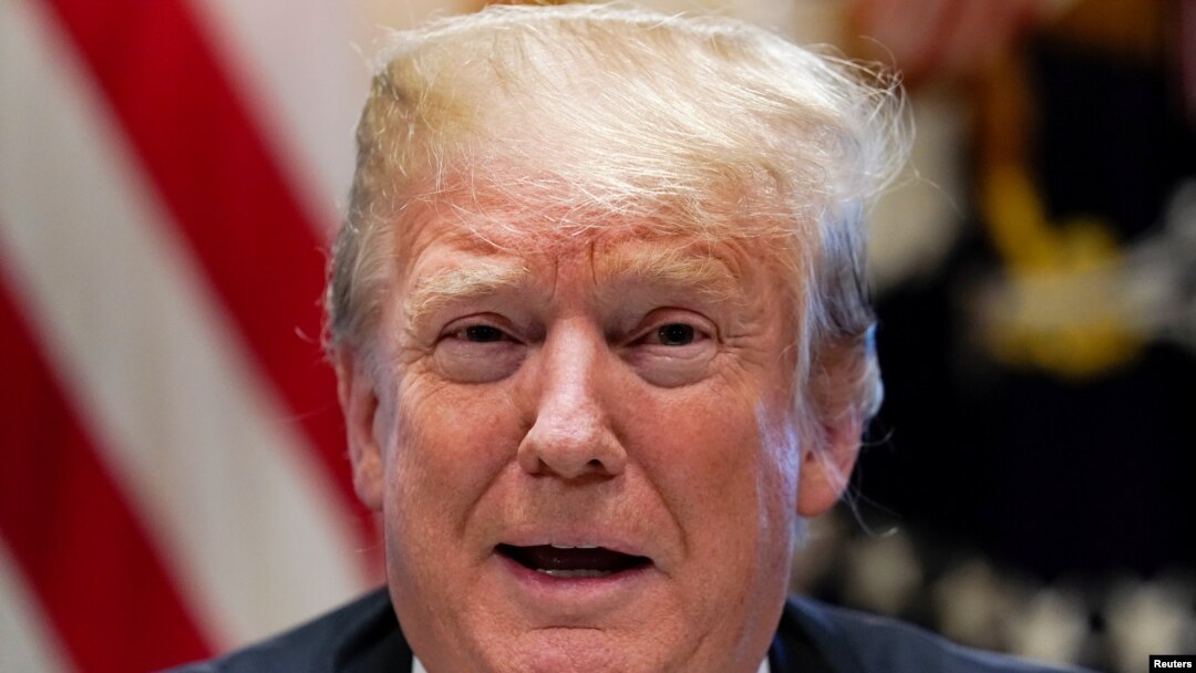 El presidente Donald Trump, dijo que podría aceptar una medida para reabrir el gobierno temporalmente si ésta incluye "un gran pago inicial" para el muro en la frontera con México.