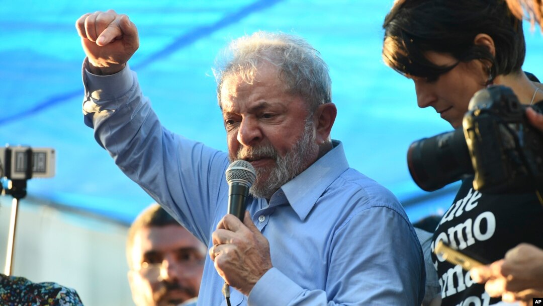 La decisión de la corte de apelaciones podría impedir al presidente Lula, quien gobernó entre 2003 y 2010, presentarse a las elecciones de octubre. 