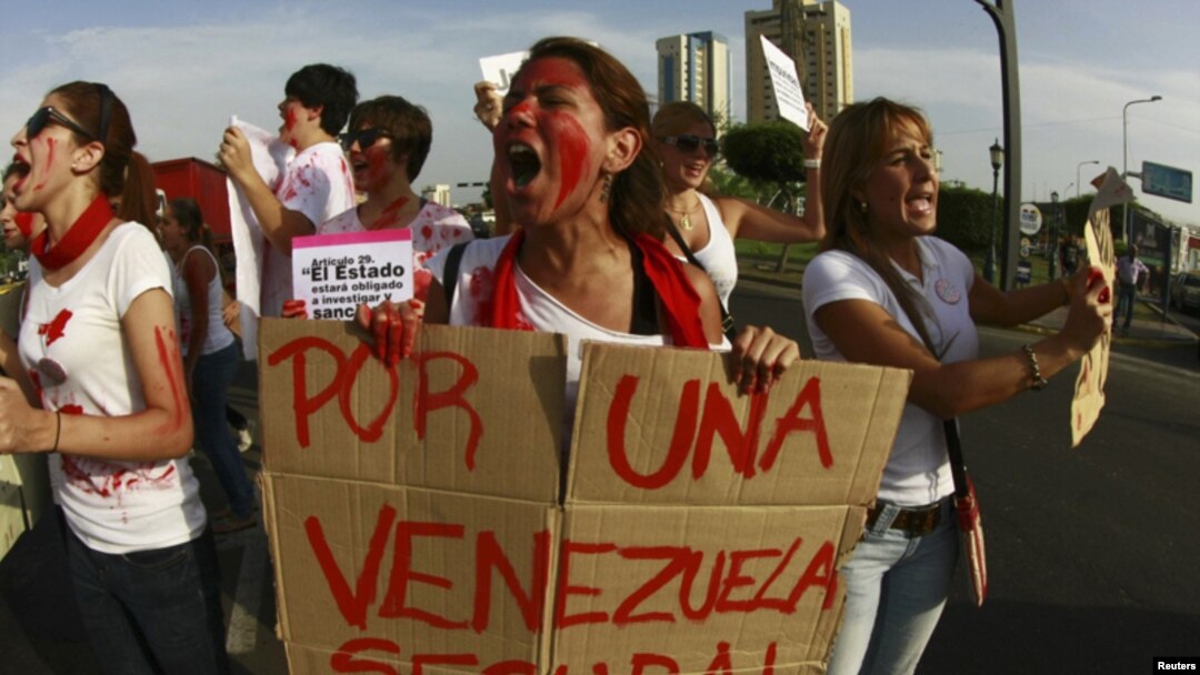 Las mujeres salen al frente en Venezuela para poner fin a la violencia.