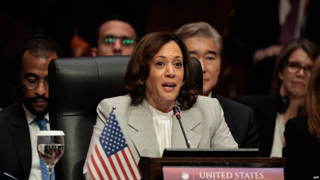La vicepresidenta de EEUU, Kamala Harris, hablaen la cumbre de la ASEAN en Yakarta, Indonesia, el 6 de septiembre de 2023.