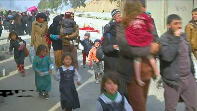 Iraqi Soldiers Open Route for Trapped Mosul Residents