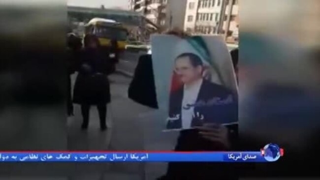 حامیان محمدعلی طاهری مقابل دادگاه انقلاب تجمع کردند؛ دادگاه لغو شد