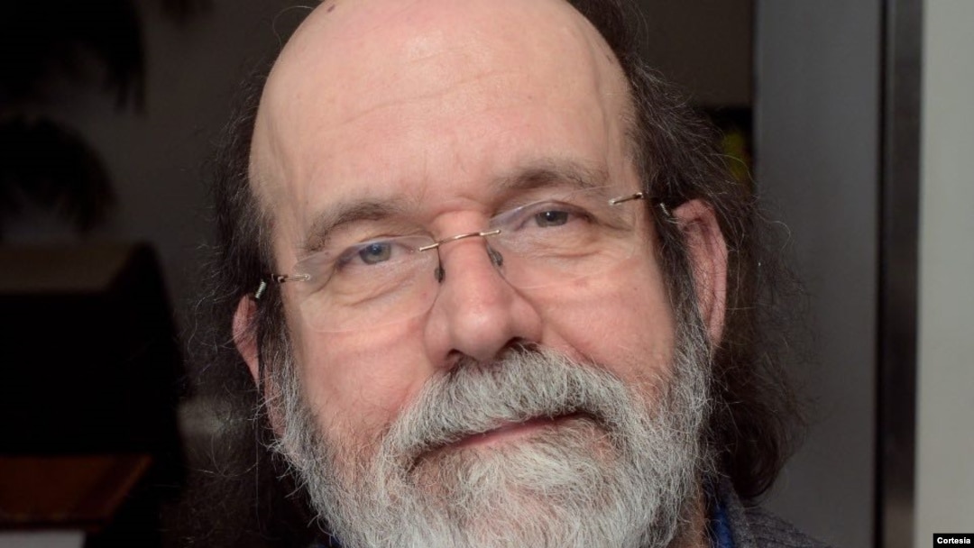 Carlos Pacheco, historiador e autor do livro: Agostinho Neto, Perfil de um Ditador: a história do MPLA em carne viva