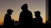 Salvadoreños ven caravanas como opción para llegar a EE.UU. pese a controles