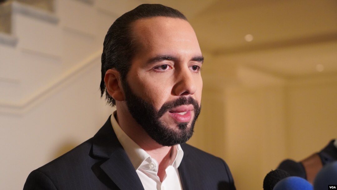 El presidente, Nayib Bukele, ordenó mantener esa suspensión en todo El Salvador, tanto en instituciones públicas como privadas, incluyendo las universidades.