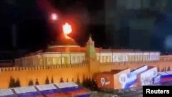 據稱是5月3日在克里姆林宮上空爆炸的無人機視頻截圖。